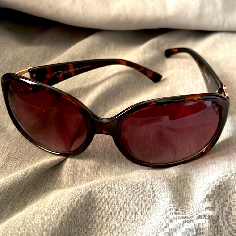 Oscar De La Renta Sunglasses